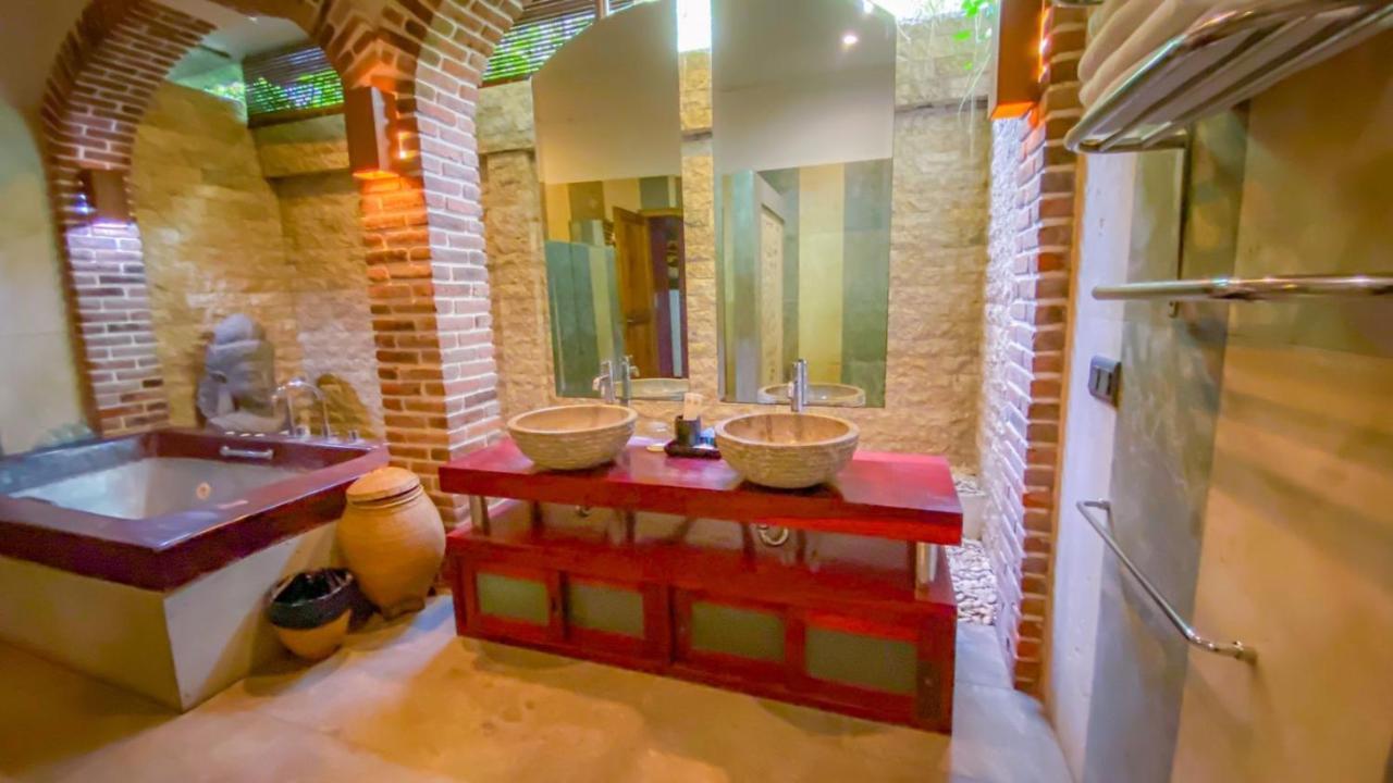 Three Bedrooms Deluxe Villa