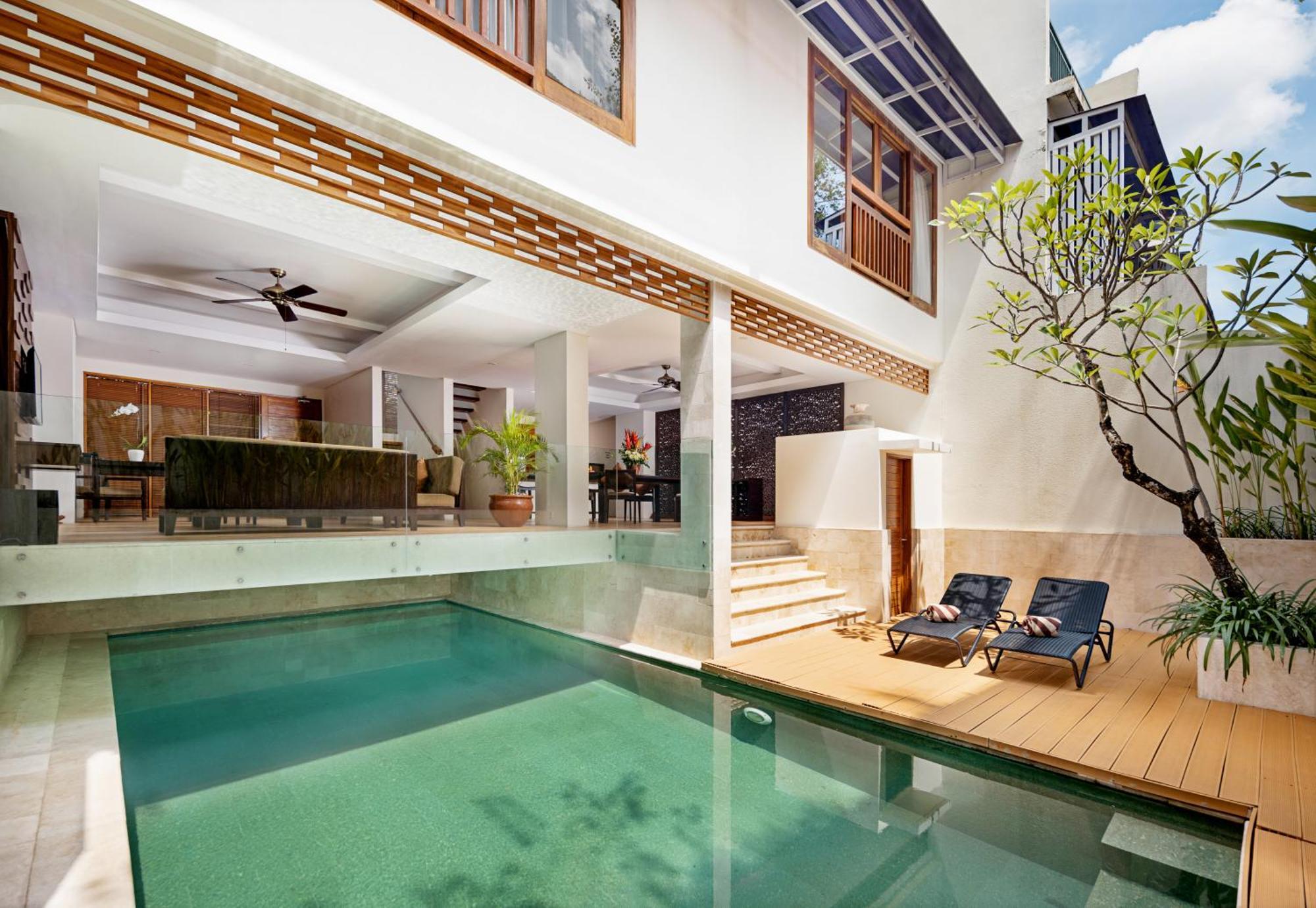 Two-Bedroom Villa Private Pool Bathtub