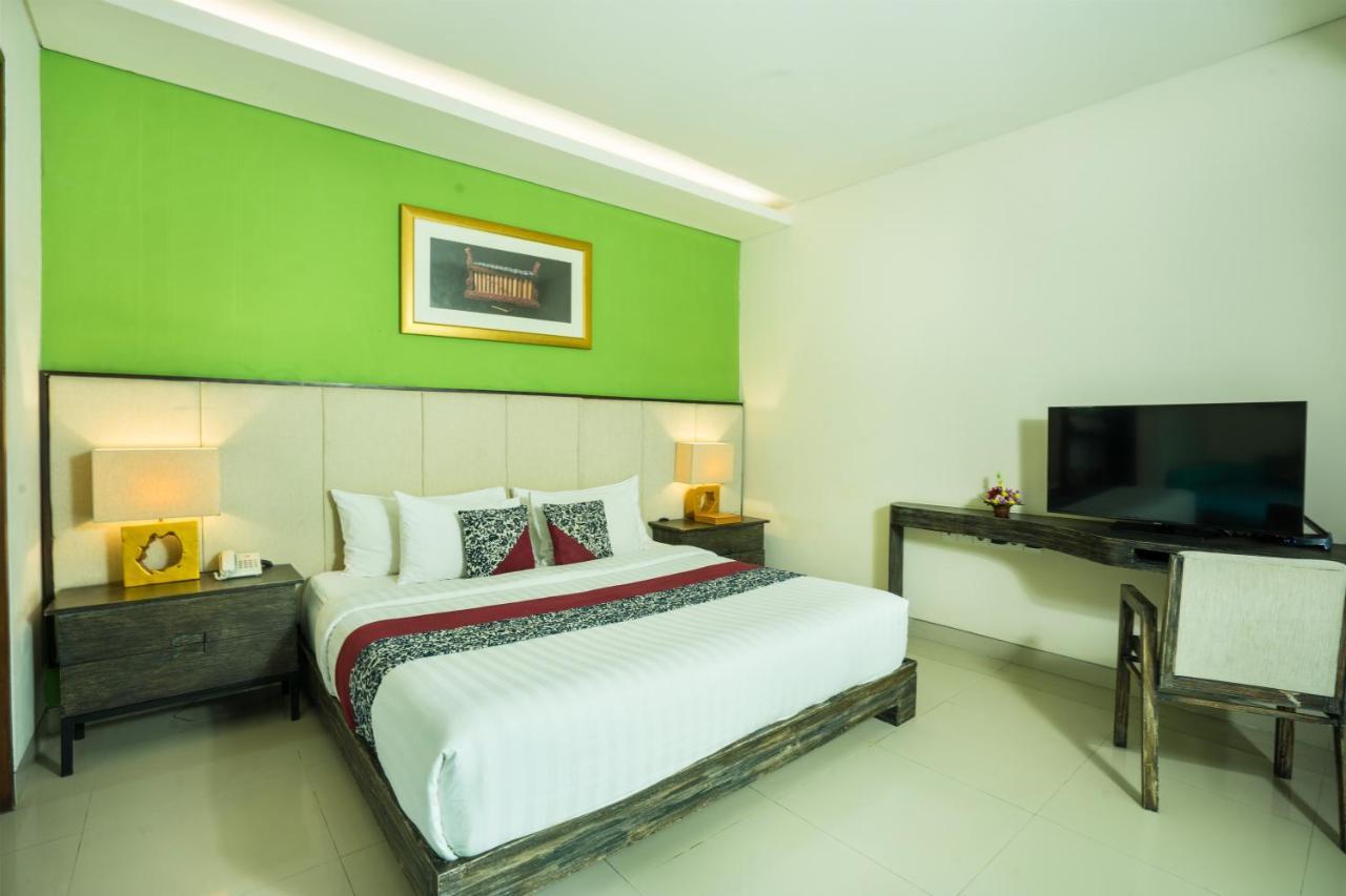 Airport Pick Up at One-Bedroom Pool Villa