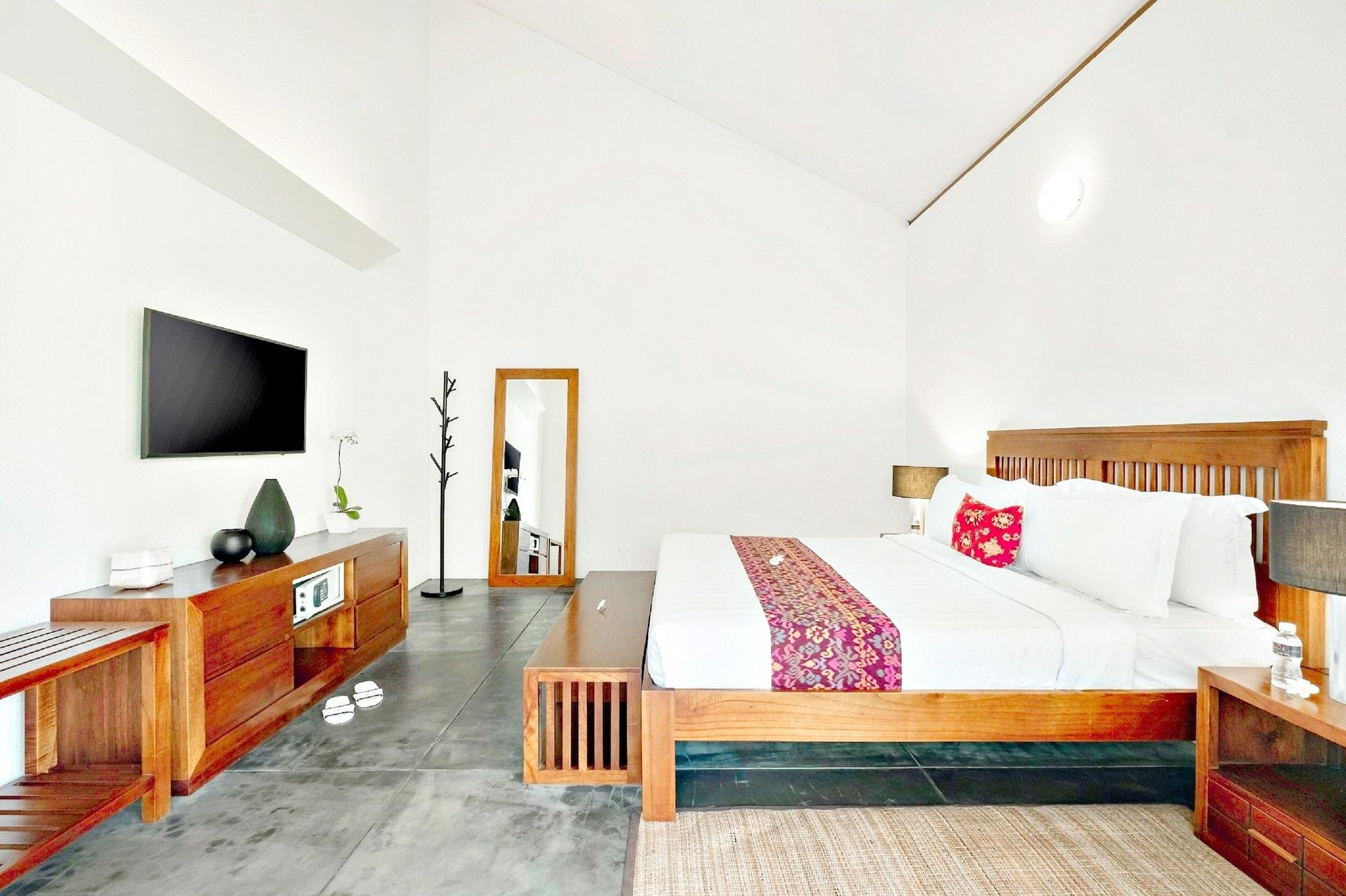 Four-Bedroom Villa Pool