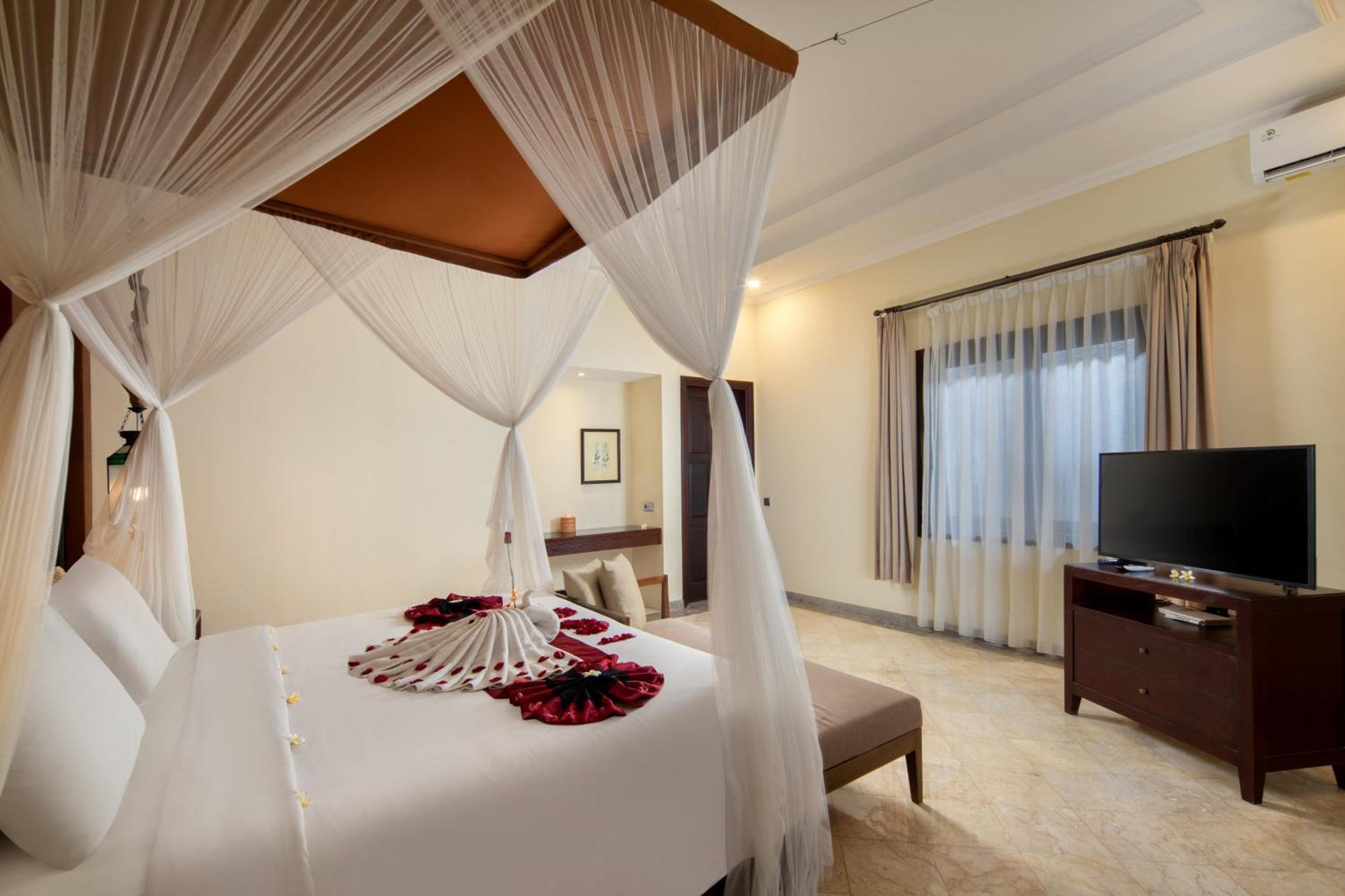 One Bedroom Honeymoon Pool Villa One-Time Minibar