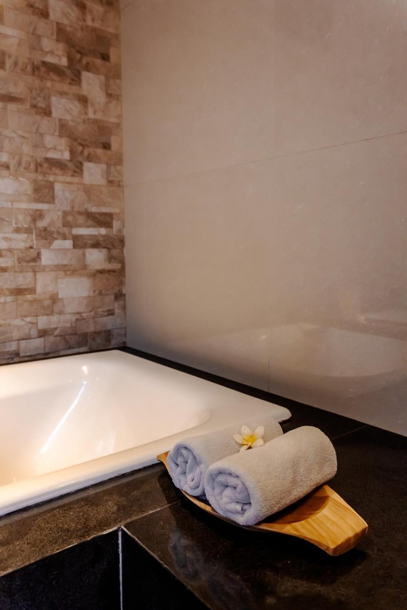 Deluxe One-Bedroom Villa Private Pool