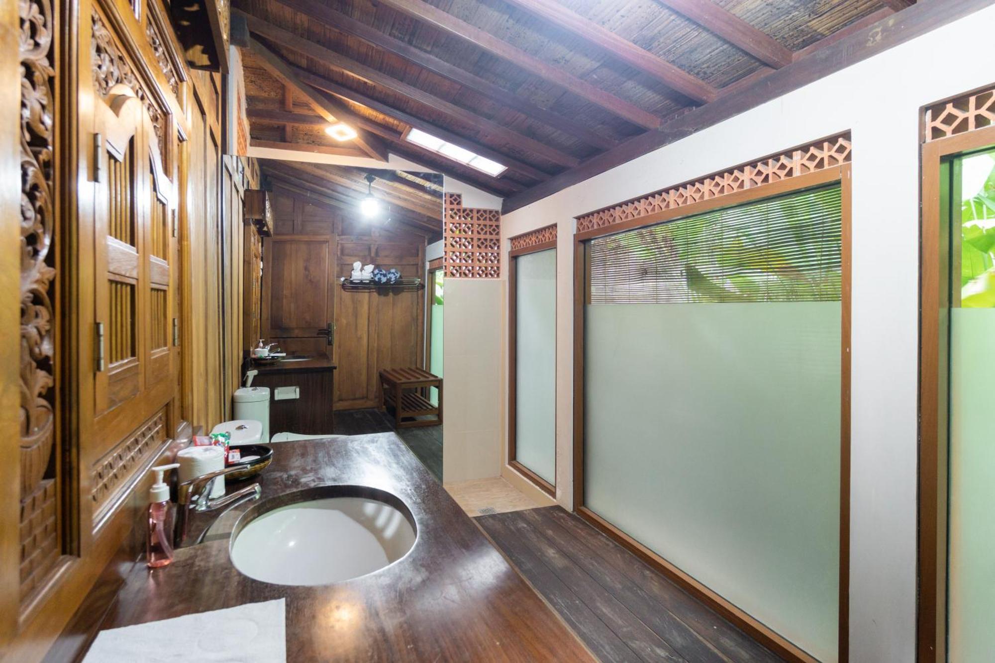 Bungalow Garden View
