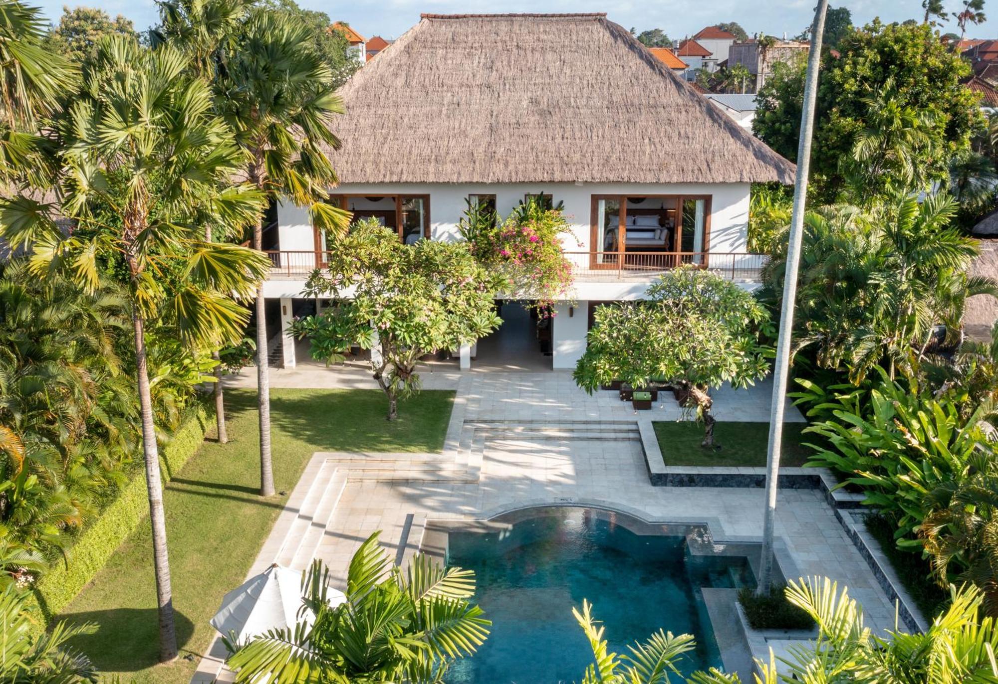 Grand Three-Bedroom Villa Private Pool