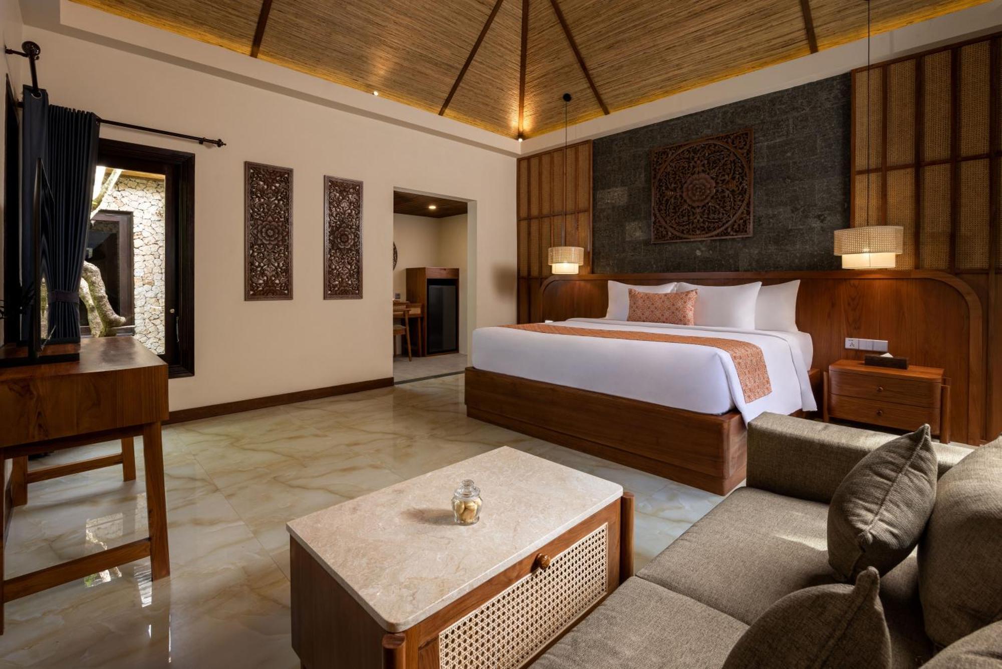 Signature Suite