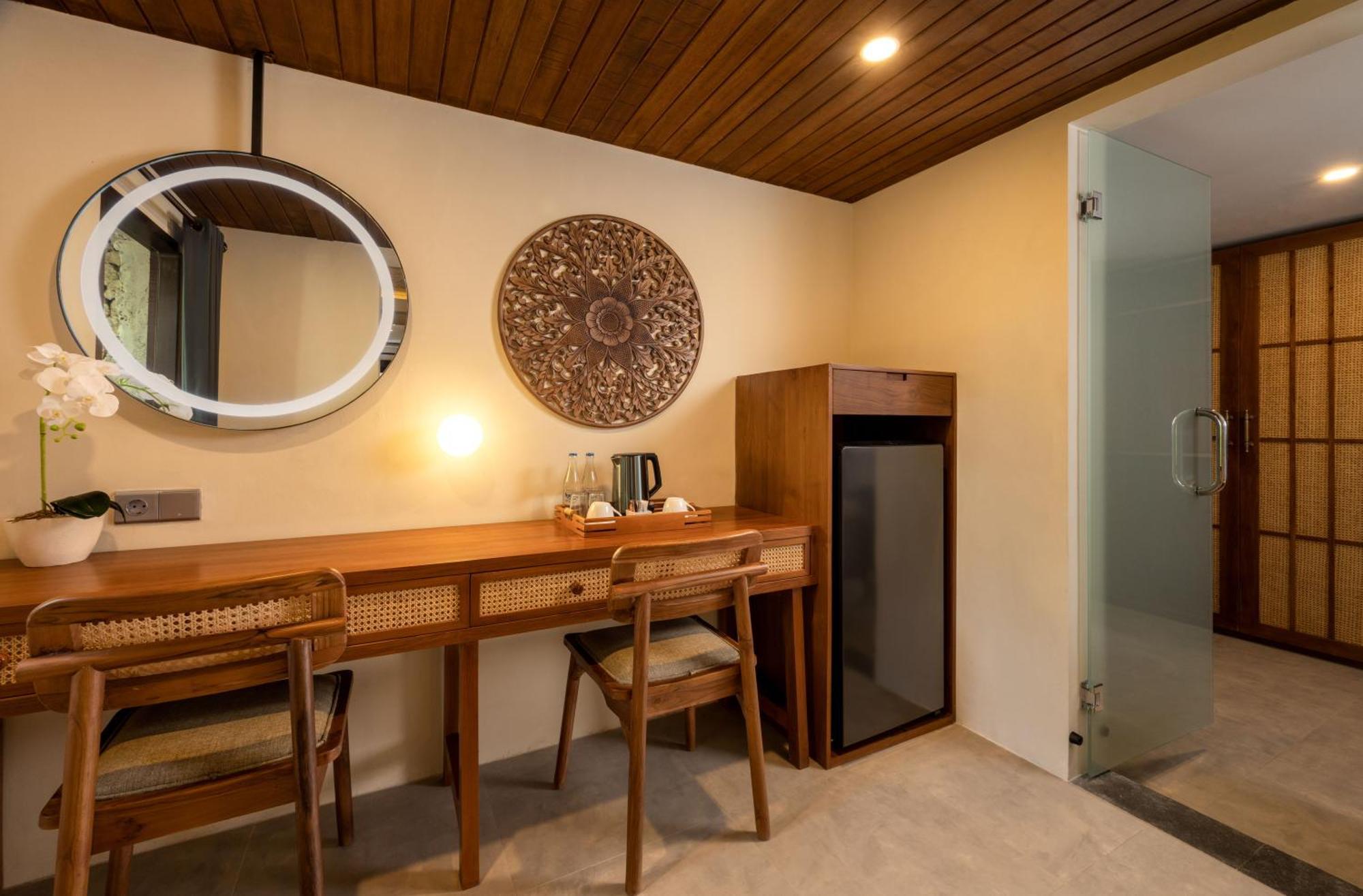 Signature Suite