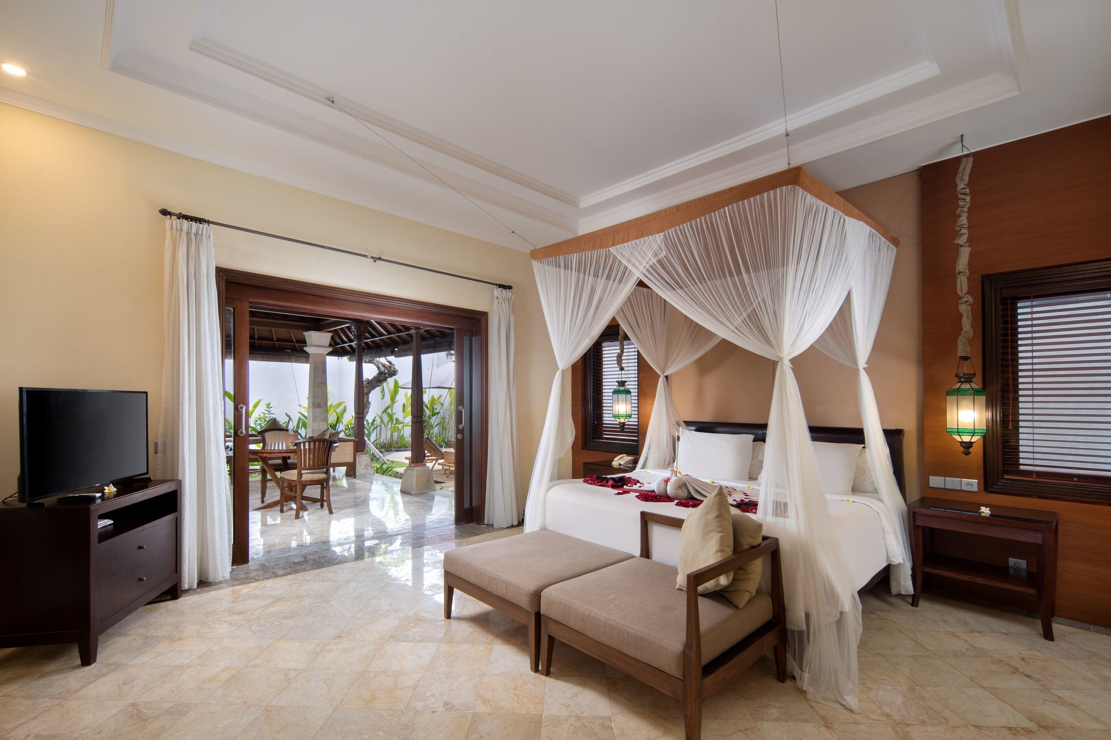 One Bedroom Honeymoon Pool Villa One-Time Minibar