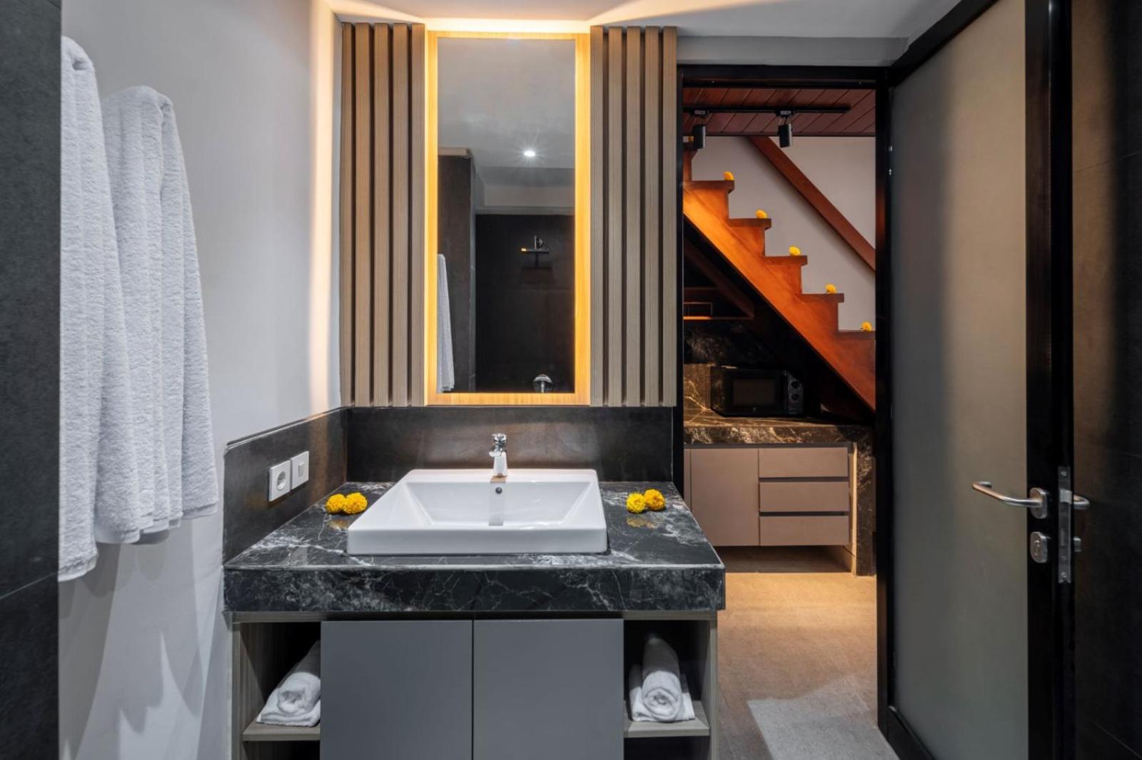 One-bedroom Loft Apartment