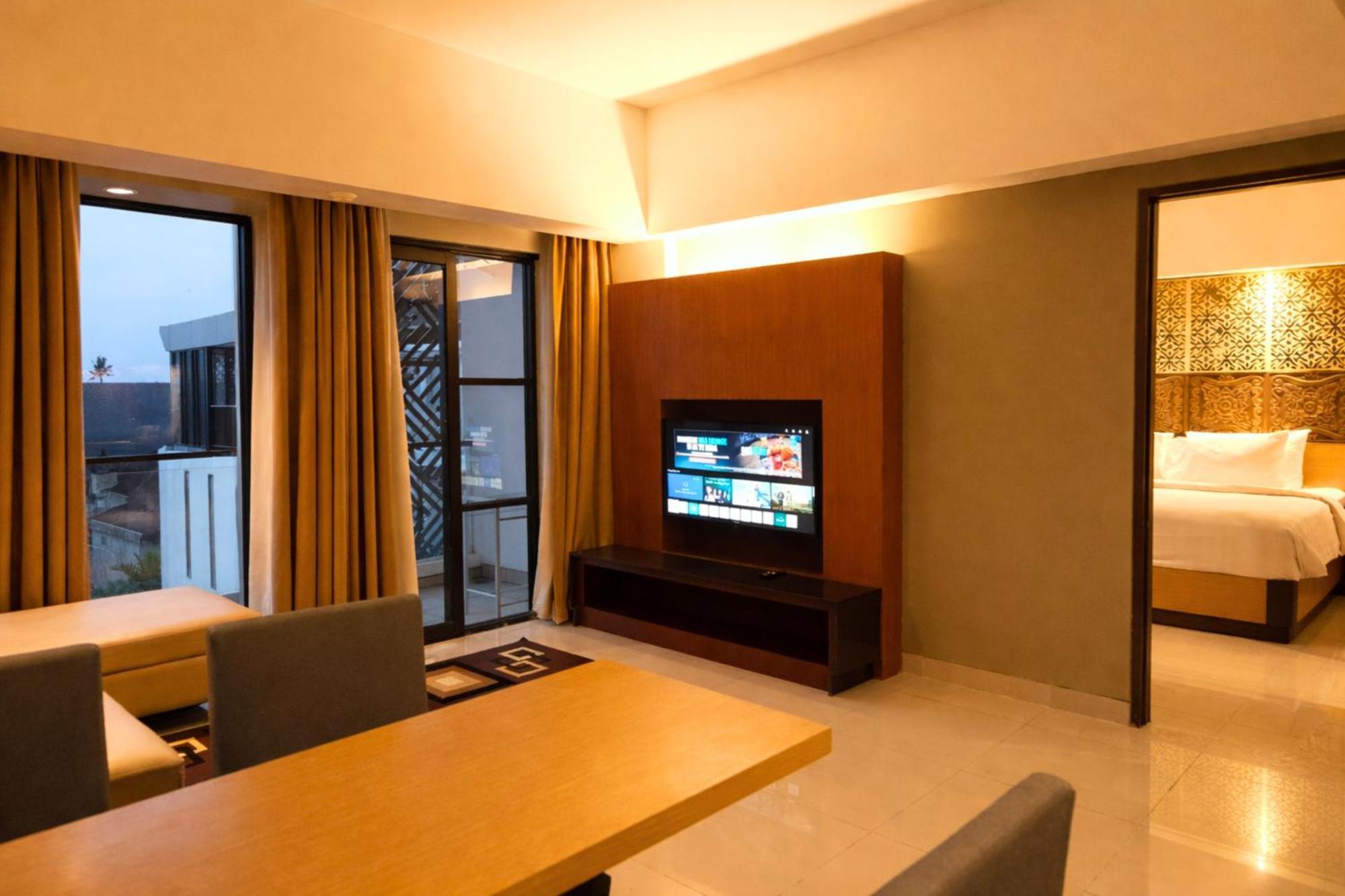 Family Suite Balinese Culture Beach Club Experience