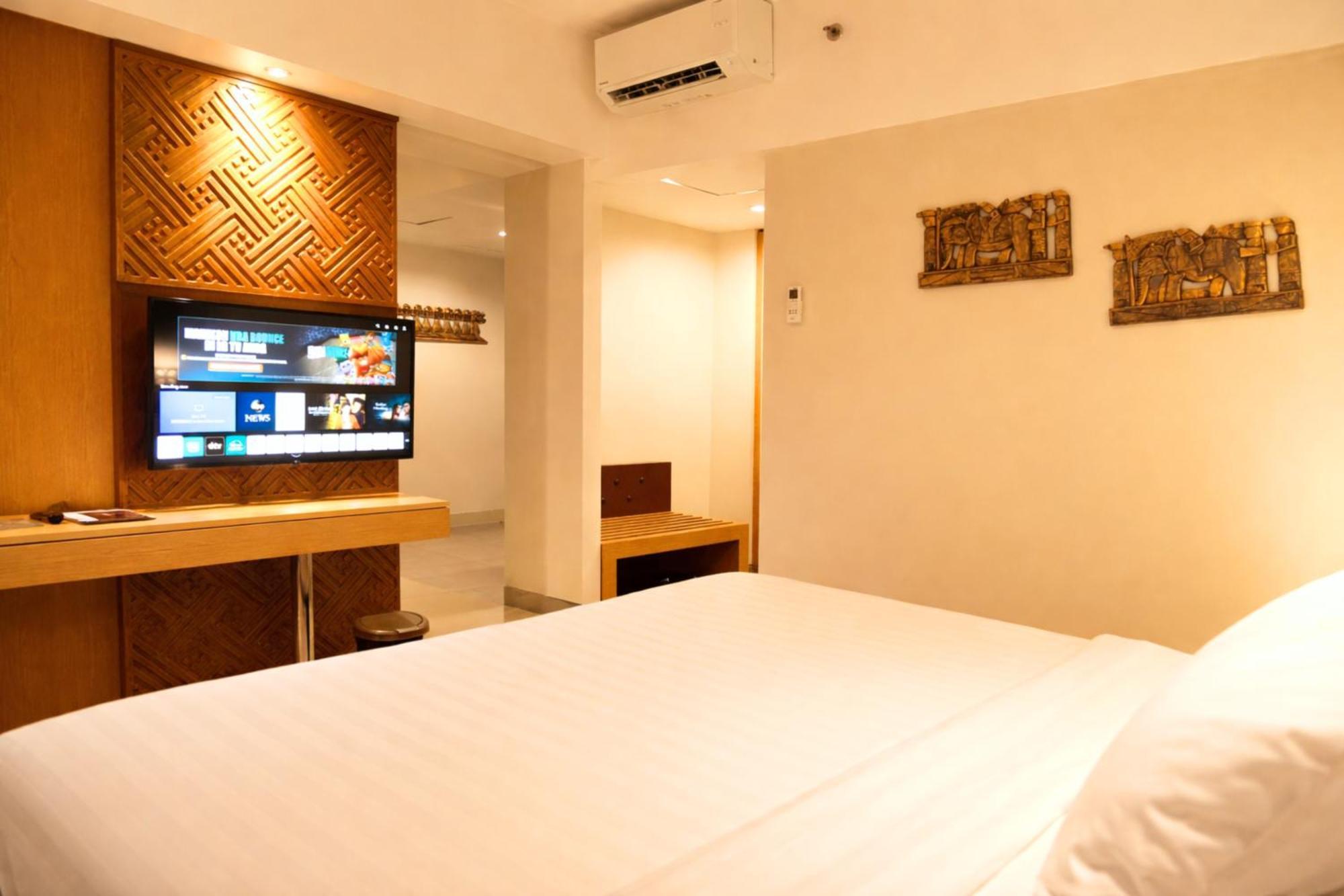 Family Suite Balinese Culture Beach Club Experience