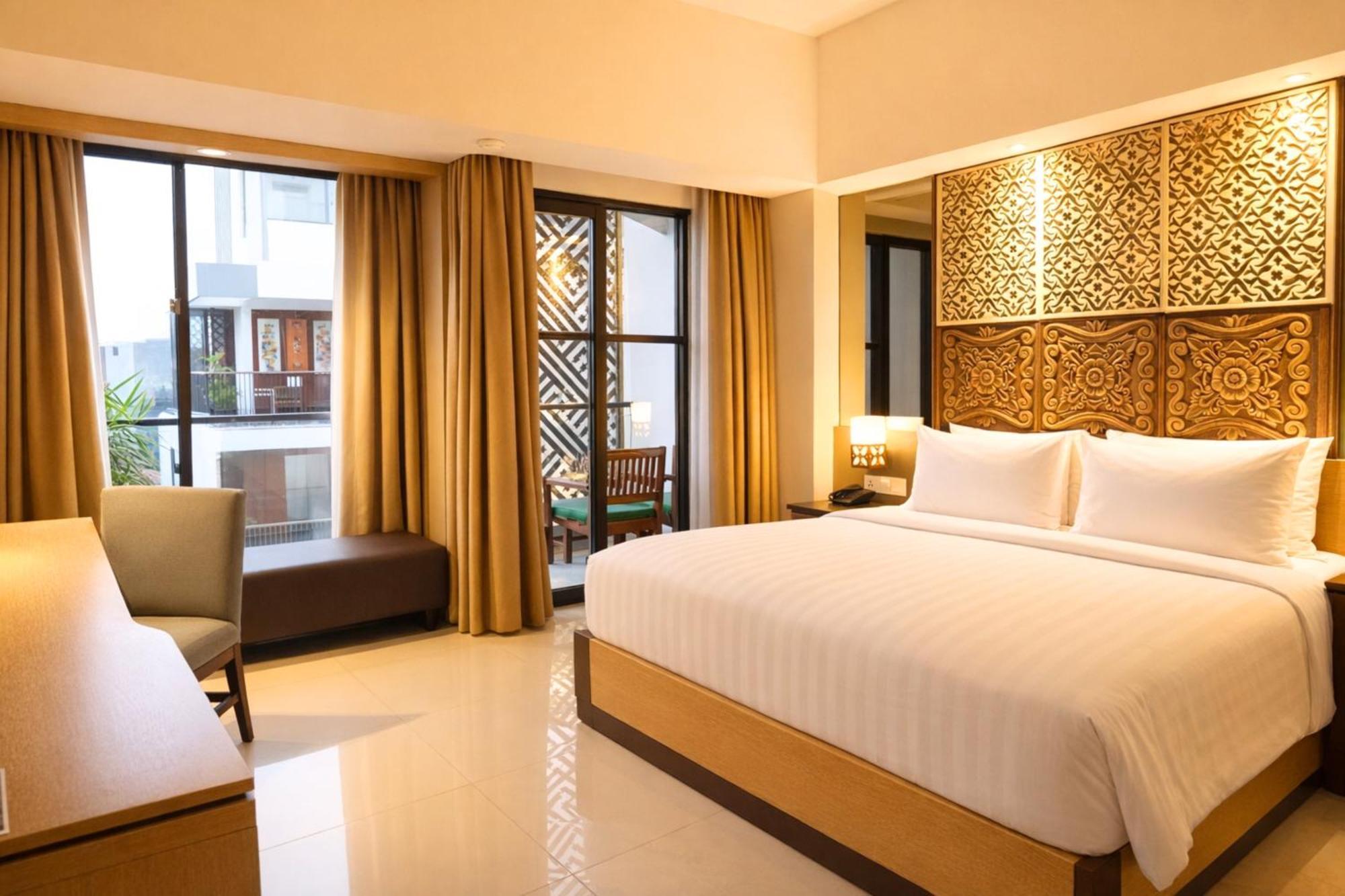 Family Suite Balinese Culture Beach Club Experience