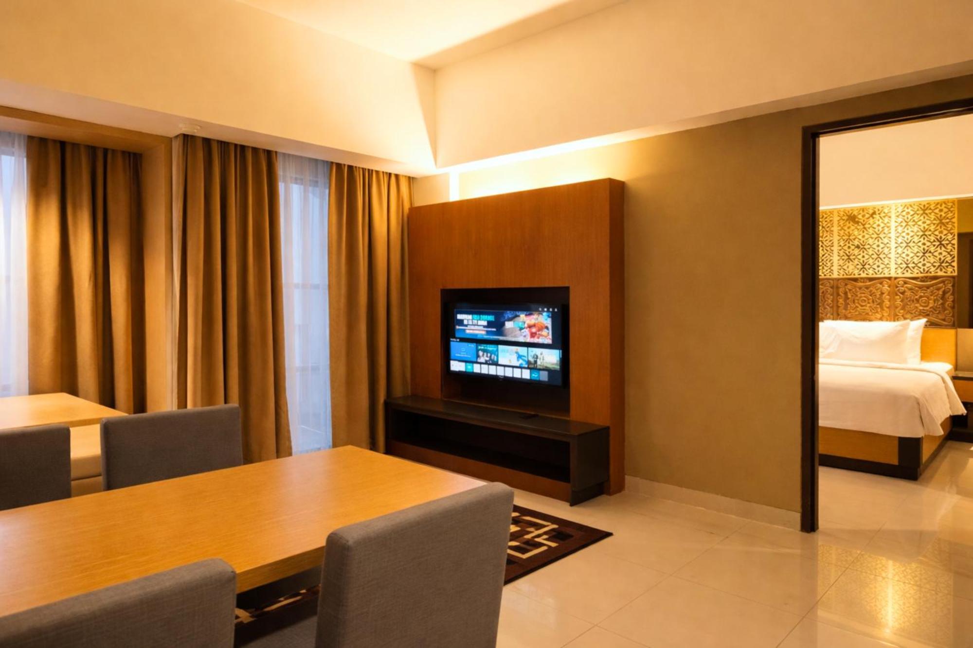 Family Suite Balinese Culture Beach Club Experience