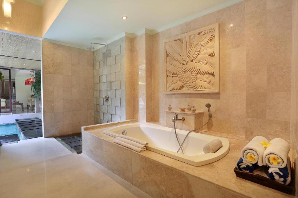 Superior One-Bedroom Pool Villa Airport Transfers