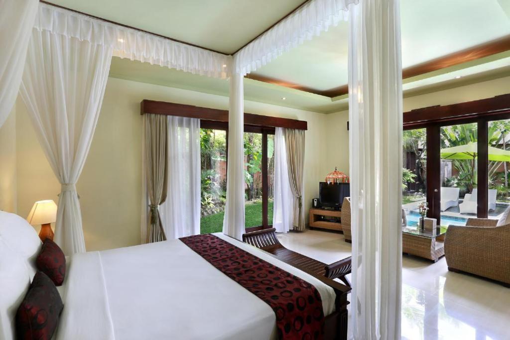 Superior One-Bedroom Pool Villa Airport Transfers