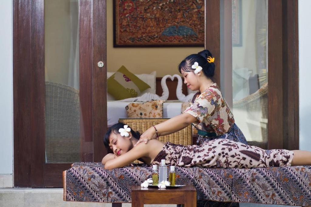 Superior One-Bedroom Pool Villa Airport Transfers