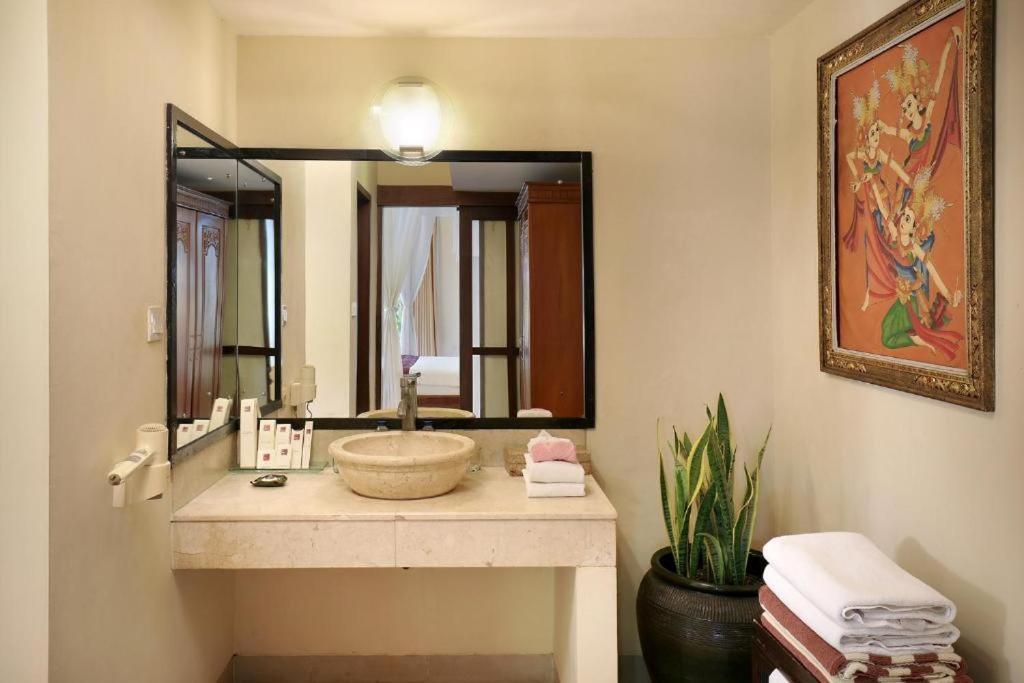 Superior One-Bedroom Pool Villa Airport Transfers