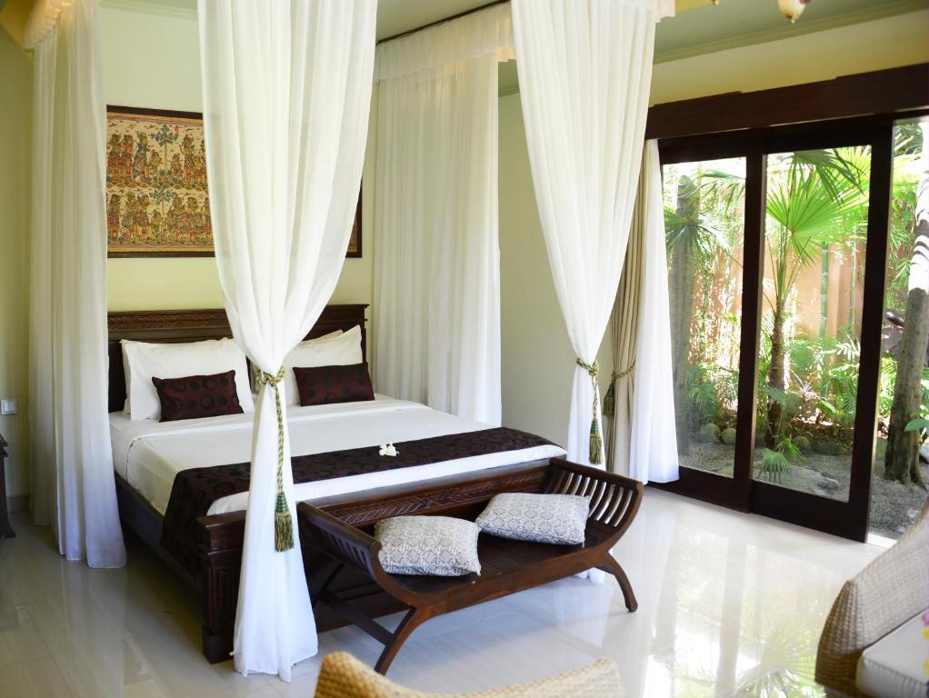 Superior One-Bedroom Pool Villa Airport Transfers