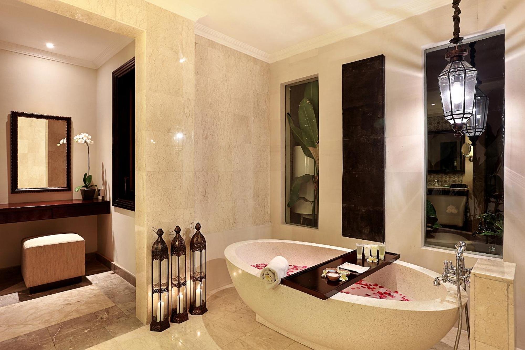 One Bedroom Honeymoon Pool Villa One-Time Minibar