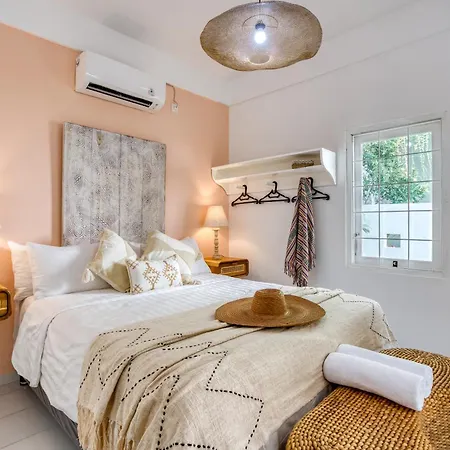 Motel Molly Boutique Rooms Seminyak-2