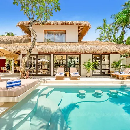 Villa Aurora - Private 6 Bdr Villa In Seminyak, Prime Location, Pool & Garden-3
