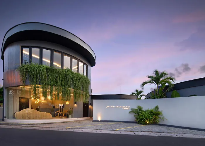 Je Ne Sais Quoi Seminyak Villa, Indonesia
