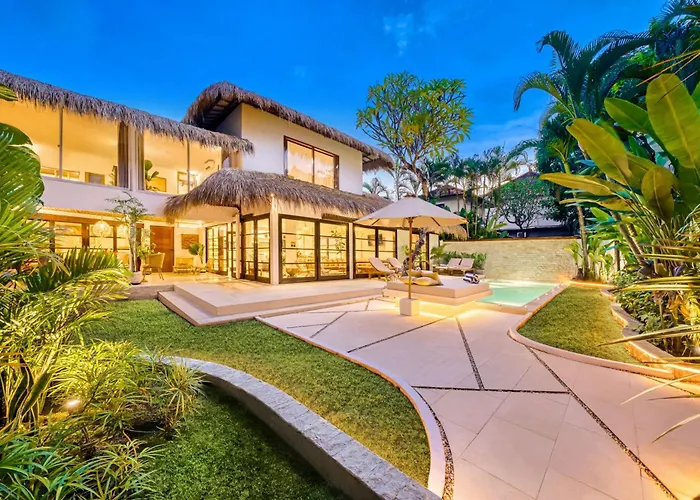 Aurora - Private 6 Bdr In Seminyak, Prime Location, Pool & Garden