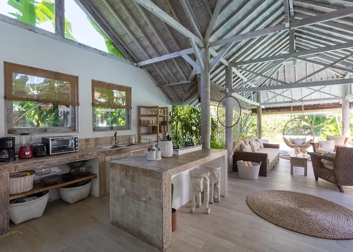 Cocowhite Villa