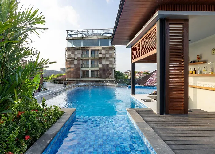 Villa Kayu Raja